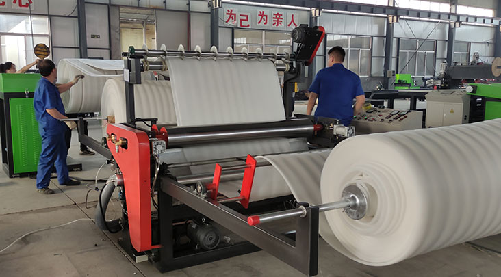 Vertical pe foam bonding machine Vertical pe foam bonding machine