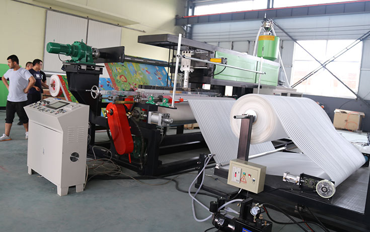 EPE baby mat Extrusion laminating machine EPE baby mat Extrusion laminating machine